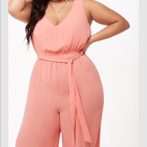 ⭐️HOST PICK⭐️ Plus size jumpsuit - Picture 2 of 7